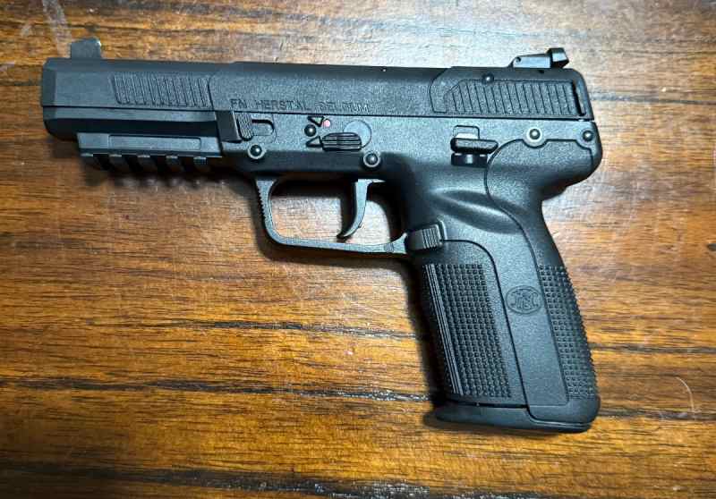 FN Five Seven 5.7x28 semi auto pistol