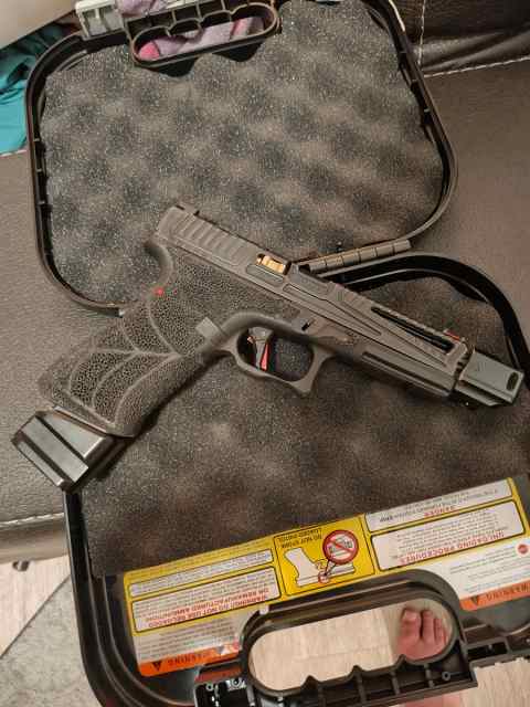 Custom Glock 17