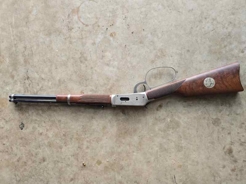 WINCHESTER JOHN WAYNE COMMEMORATIVE 