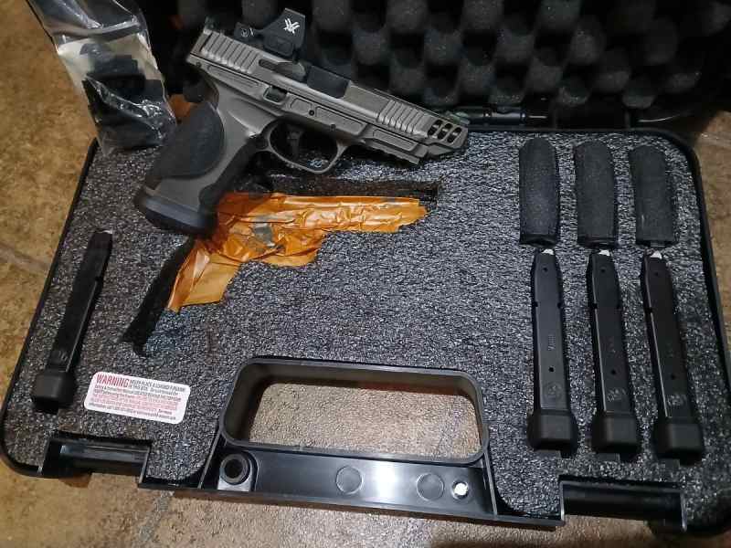 S&amp;W M&amp;P 2.0 COMPETITOR