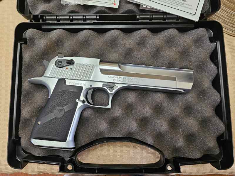 Like New  Desert Eagle Mk XIX 44Mag 6&quot;