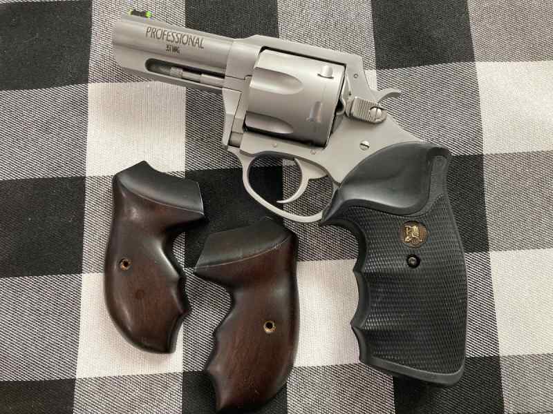 Charter Arms Professional 38/ 357 magnum