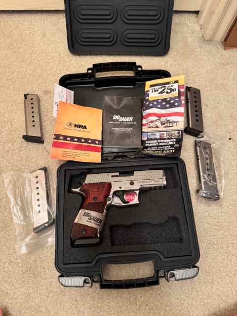 Sig Sauer p220 .45 compact elite Stainless steel