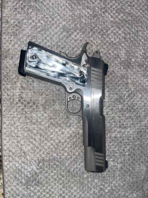 Taurus PT 1911