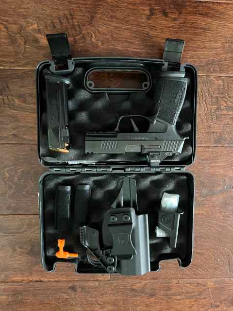 Sig Sauer P365 XMacro with Compensat