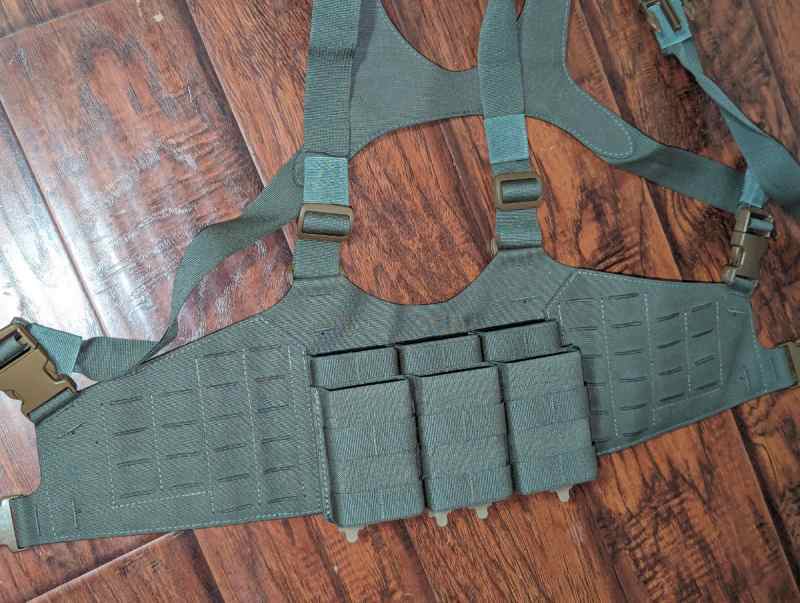 Esstac 3 cell chestrig w/ 3 extra mag pouches 