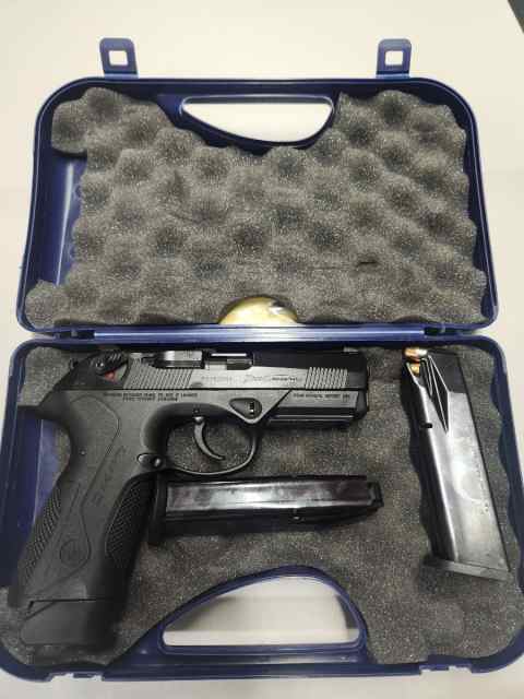 Beretta PX4 Storm 40, 3 mags, ammo