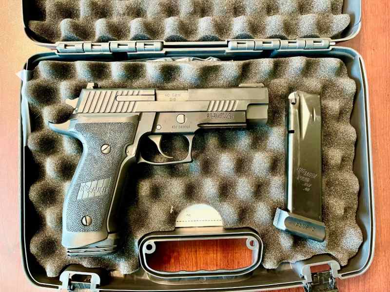 Sig P226 40 cal 2.jpg