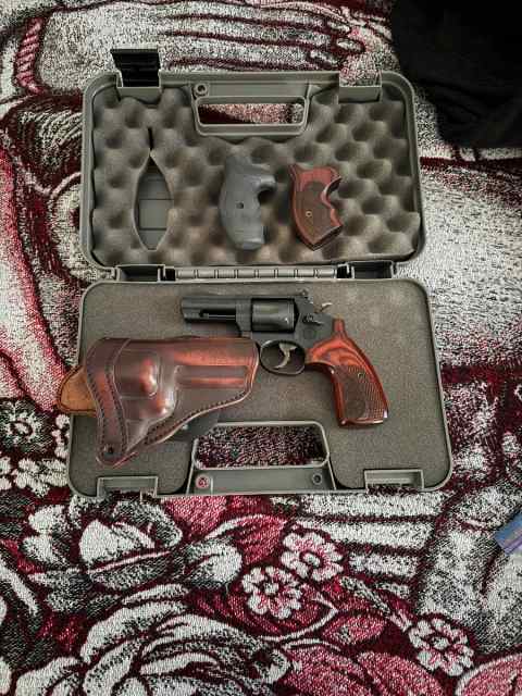 Smith and Wesson model 19 carry comp .357